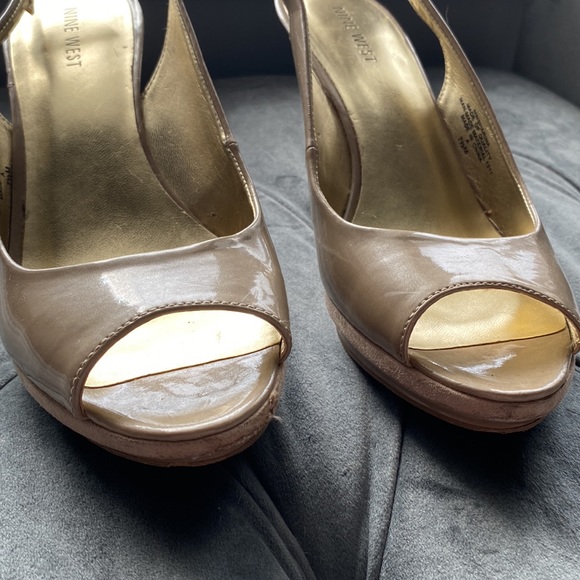 Nine West 7 1/2 Tan Faux Patent Leather Heels - Picture 8 of 14